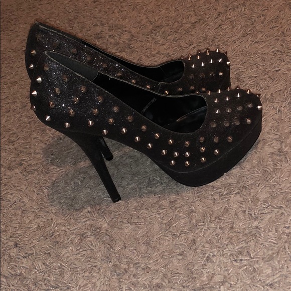 Women’s heels - Picture 2 of 3